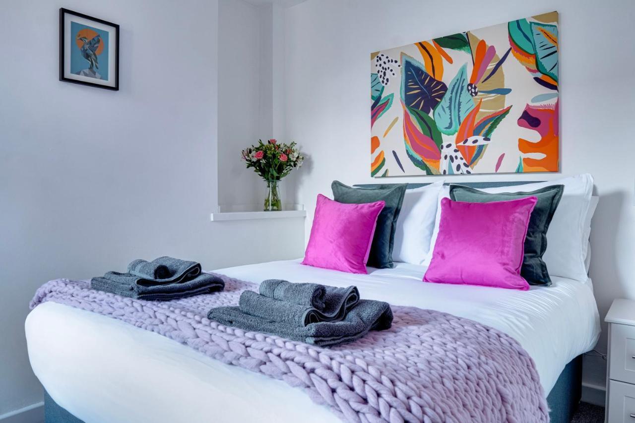 Modern 2 Bedroom Flat - 15 Minutes To Liverpool Birkenhead Exteriör bild