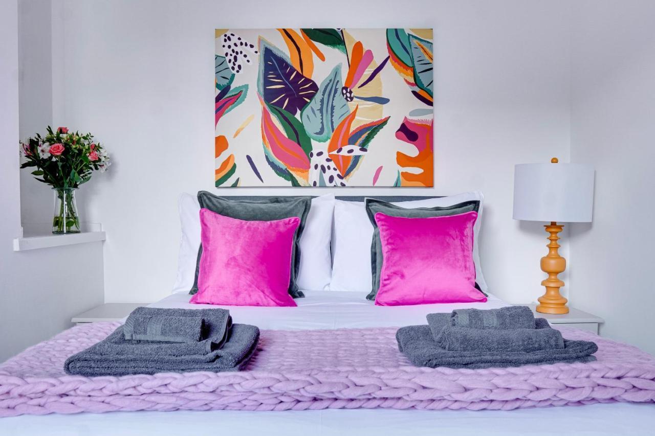 Modern 2 Bedroom Flat - 15 Minutes To Liverpool Birkenhead Exteriör bild
