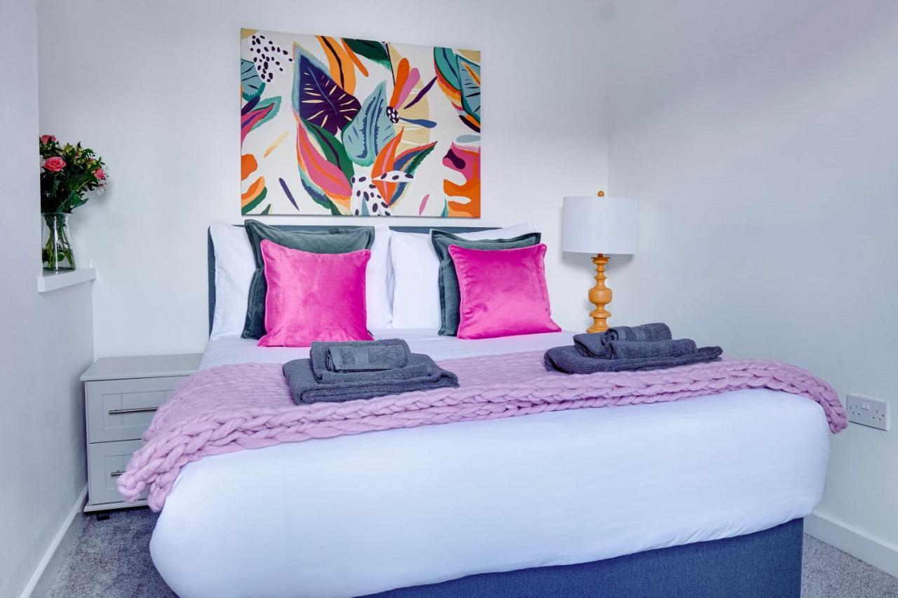 Modern 2 Bedroom Flat - 15 Minutes To Liverpool Birkenhead Exteriör bild